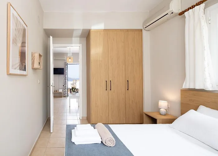 Plaka Modern Apartment *