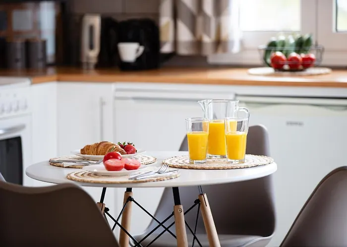 Plaka Modern Apartment *